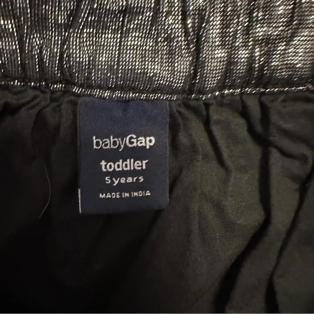 🌟3/$20🌟 Baby Gap toddler girl’s skirt metallic navy